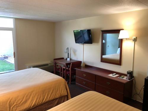 Norwood Inn & Suites Worthington