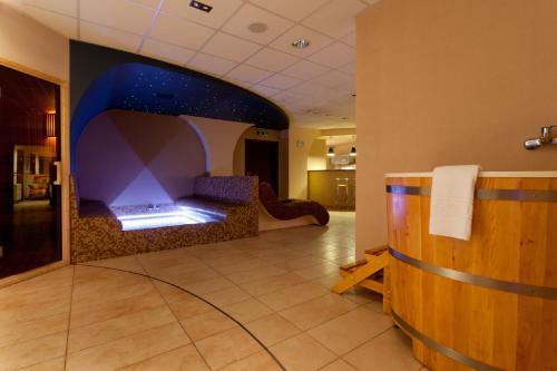 Hotel Swing - image 3