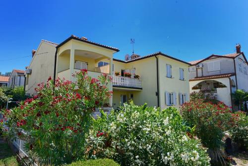  Apartments Krebel, Pension in Poreč