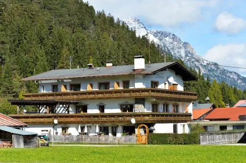 Pension und Apartments Landhaus Marie in Leutasch, Österreich