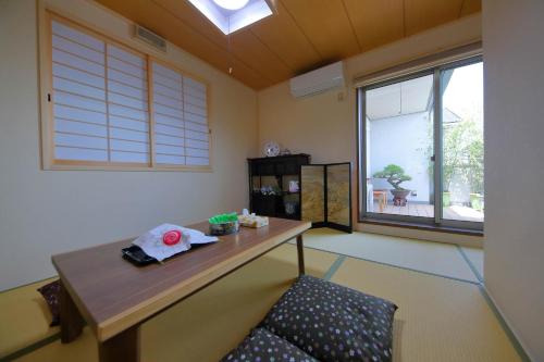 Standard Family Room image 4