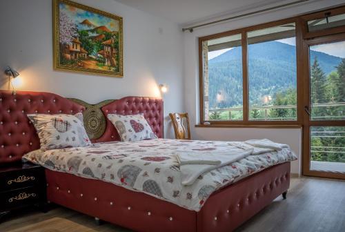 King Room with Mountain View