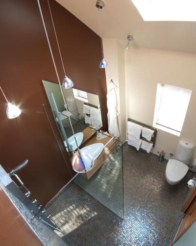 South Lodge - image 14