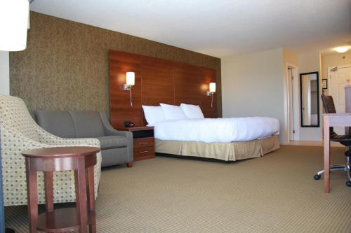 Budget Host Inn&Suites - Accommodation - Saint Ignace