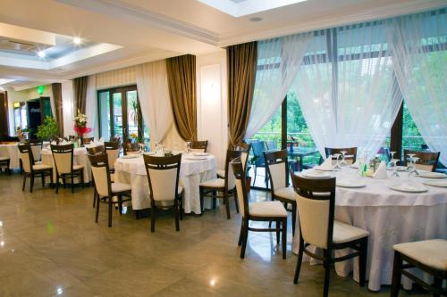 Hotel Holiday Maria - image 9
