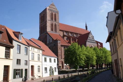 Speicherstadt mit Meerblick & Parkplatz - ABC171 by ABCWismar