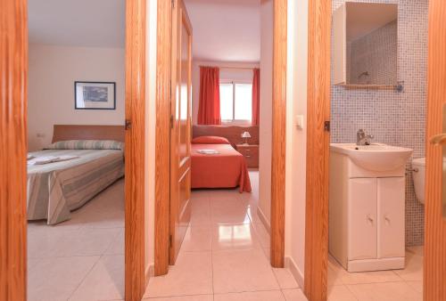 Apartamentos Marblau Peredamar - image 5