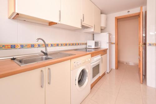 Apartamentos Marblau Peredamar - image 10