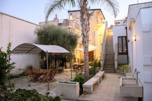 Kert, Borgo dei Filitti - B&B artistico - Piscina Solarium & Enoteca in Palmariggi