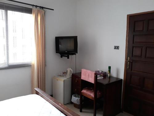 Lavender Lodge Hotel Set in a prime location of Accra, Lavender Lodge Hotel puts everything the city has to offer just outside your doorstep. The property offers a high standard of service and amenities to suit the indivi