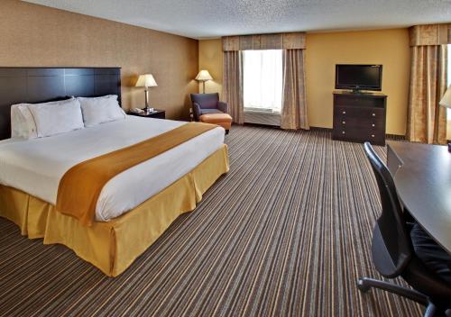 Holiday Inn Express Hotel & Suites Council Bluffs - Convention Center Area