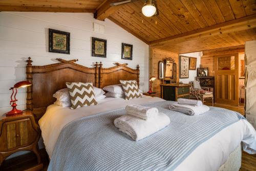 Tolcarne Beach Colonial Restaurant and Rooms – Newquay