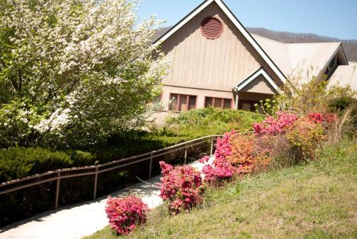 Country Hideaway at Mountain Lakes Resort - image 4