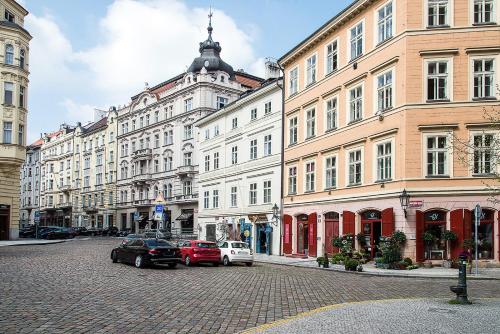 Charming Apartment In Famous Area - image 7