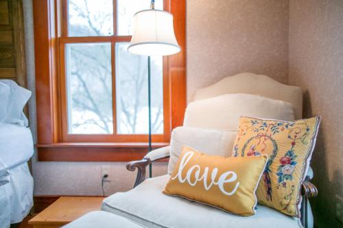 Round Barn Farm B & B Event Center in Red Wing, USA