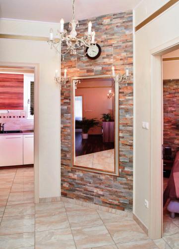 Yellow Home - Luxury Two-Bedroom Apartment with Balcony - 2. Révay köz Budapest 1065 image 10