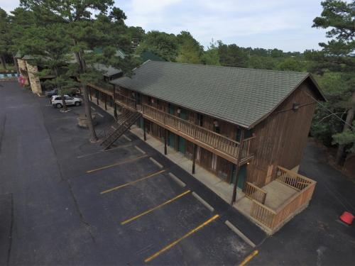Country Mountain Inn in Eureka Springs, USA