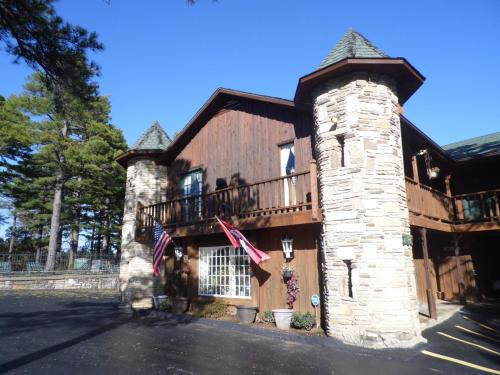 Country Mountain Inn - image 7
