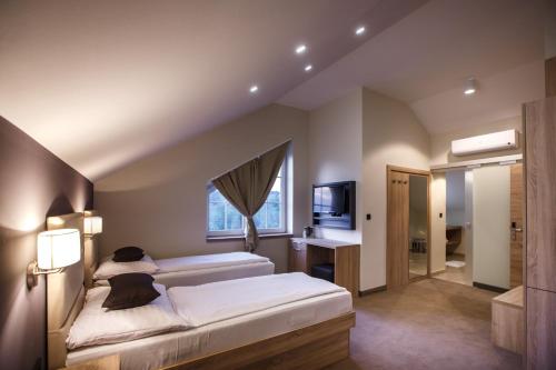 Luxury Suites Bellevue - image 6