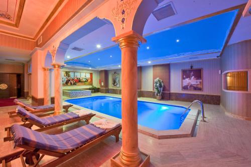 14243091 Nova Plaza Crystal Hotel & Spa