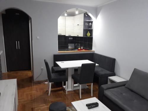 Apartment Azzuro 2 - image 2