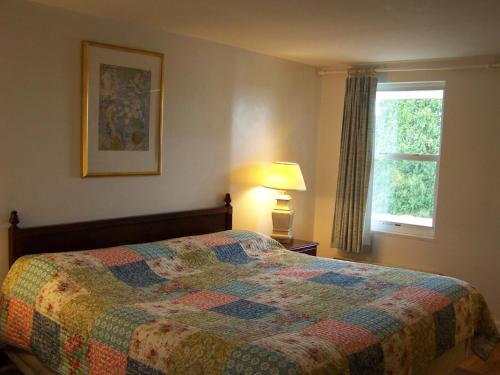 Golden Knight Inn and Suites in Rock Stream, USA