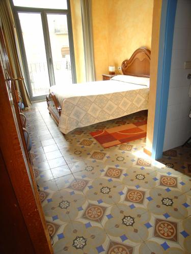  Hostal Adarnius, Pension in La Bisbal bei La Pera