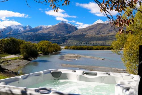 Hot tub, EcoScapes in Kinloch (Southland)