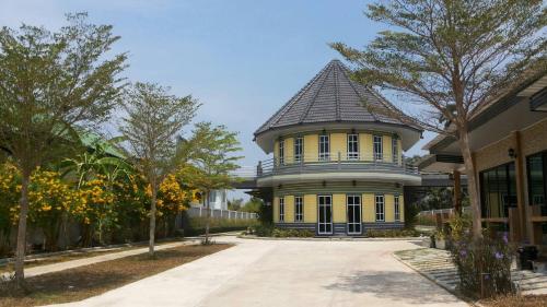 Wangthong Beach Resort in Laem Sing