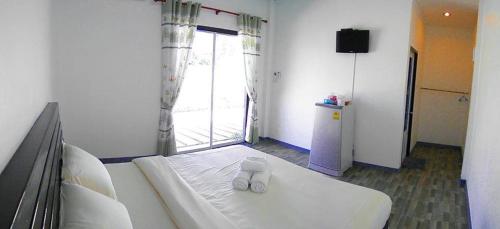 Wangthong Beach Resort in Laem Sing