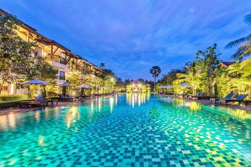 Swimming pool, Angkor Palace Resort & Spa in Kruos