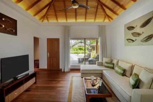 Deluxe Villa with Private Pool image 3