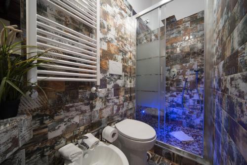 Navona Jacuzzi Rooms - image 3