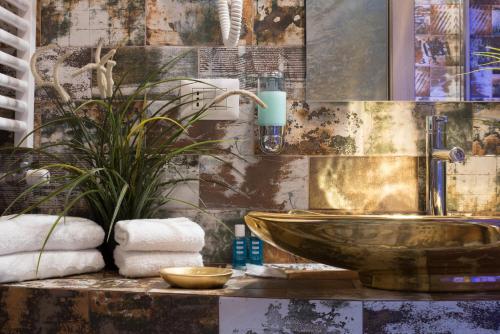 Navona Jacuzzi Rooms - image 11