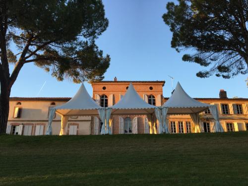 Domaine de Gailhaguet B&B - Accommodation - Verfeil