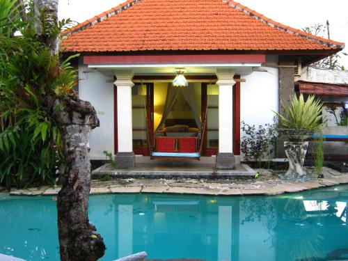 Villa Shantitara Bungalows – Sanur, CO