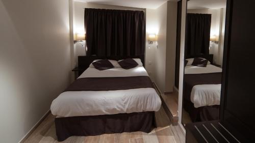 Central Hotel - image 6