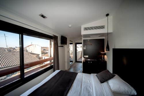 . Central Hotel