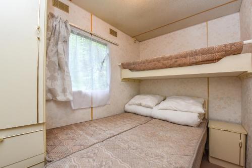 2 bedrooms, 4 beds