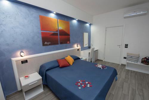 Deluxe Double Room image 6