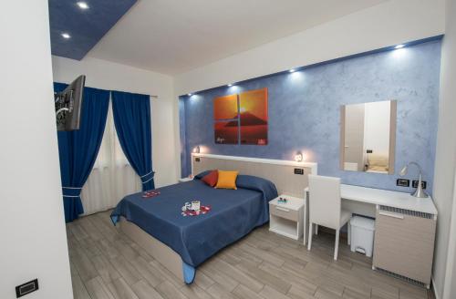 Deluxe Double Room image 5
