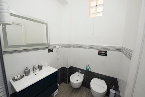 Deluxe Double Room image 1