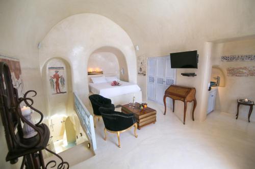 Deluxe Suite (2-4 Adults) image 6