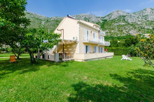 Bejárat, Color Apartments in Mlini