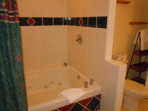 Two-Bedroom Premier Townhouse Unit #55 by Snow Summit Townhouses Bus Lic #23581 - image 4