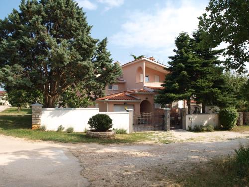  Villa Zelmira in Peroj
