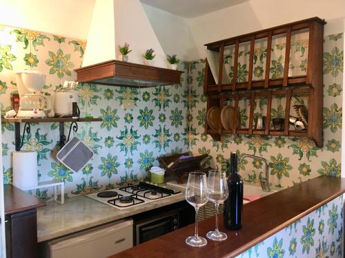 Konyha, Cottage Gaia with sea view, fenced garden by ToscanaTour in Guardistallo