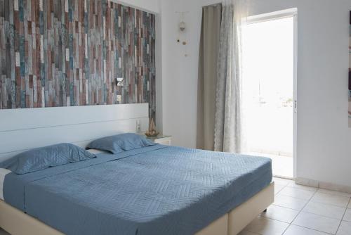 Silver Sun Studios & Apartments - main image