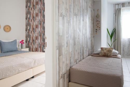 Silver Sun Studios & Apartments - image 2