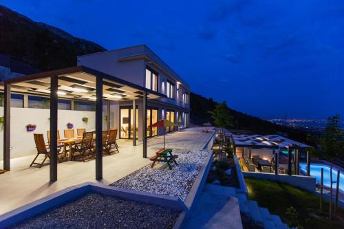 Villa Blue Hill